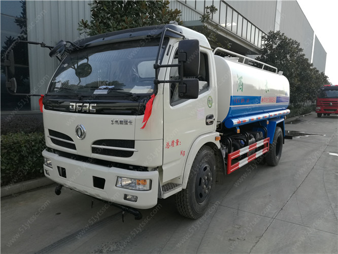 福瑞卡F7 |9方灑水車(新款國(guó)六)