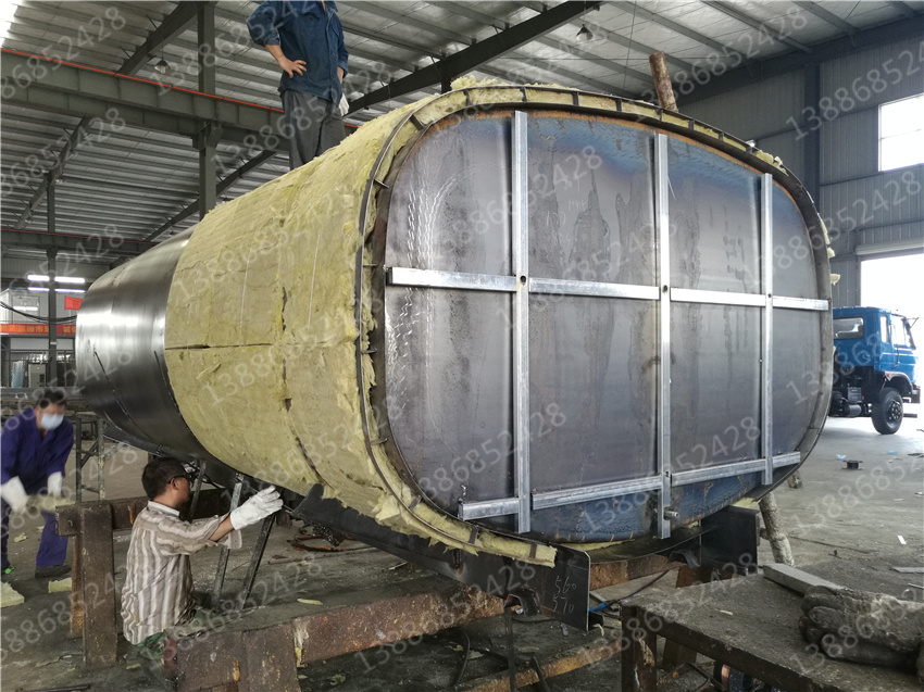 保溫熱水運輸車怎么賣多少錢一輛報價