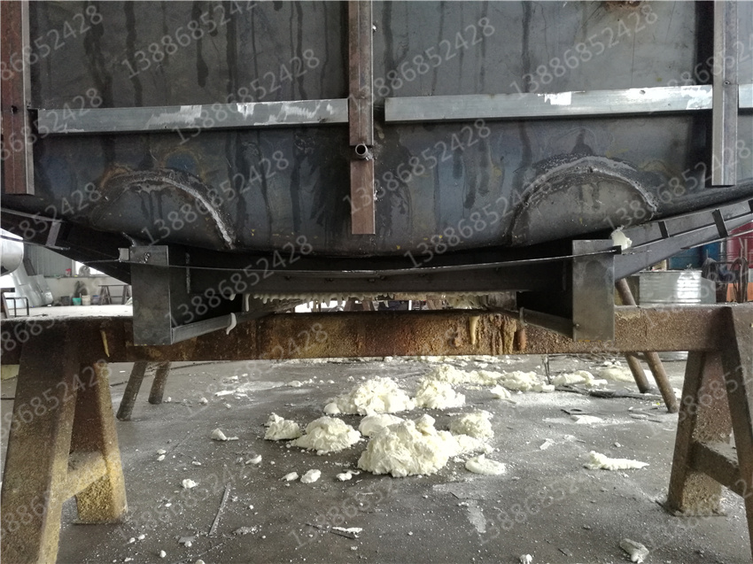 湖北盈通汽車(chē)吉林藍(lán)牌福田抑塵車(chē)廠家