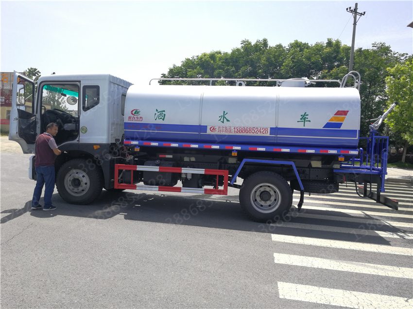 湖北盈通汽車霧炮抑塵車