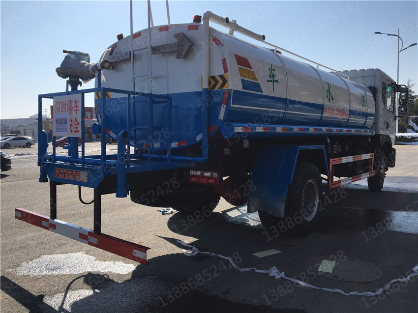 湖北盈通汽車東風(fēng)天錦洗掃車